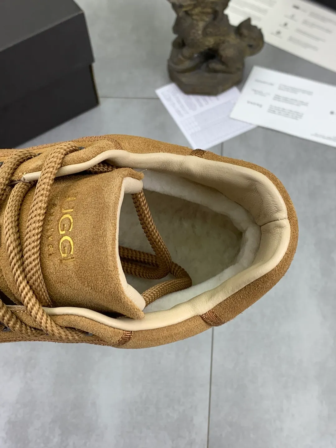 Men's men's shoes 💰P580 new arrival 🆕🆕🆕 IUGGI clown casual sneakers, the sultry clown feels like a visual, 26-year upgrade, suede, light and comfortable, versatile style, wool lining, comfortable and warm, rubber outsole, non-slip and firm size: 39-44, three colors 968-3